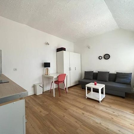 Ferienwohnung Le Cocon De Melun Exterior foto